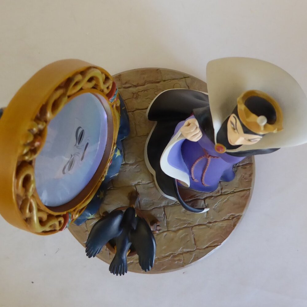 NEW 2000 LE #977/2500 WALT DISNEY GALLERY SNOW WHITE EVIL QUEEN PORCELAIN FIGURE - Picture 13 of 16
